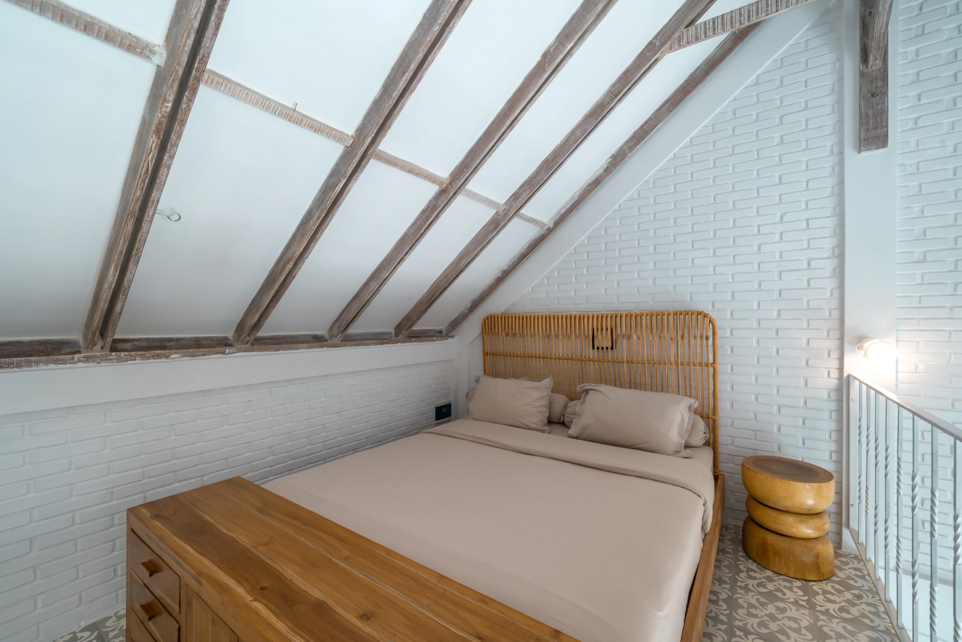 White Loft Canggu: 1BR Central Oasis in Canggu, 1-bed villa for rent in Canggu – photo 3 of 15
