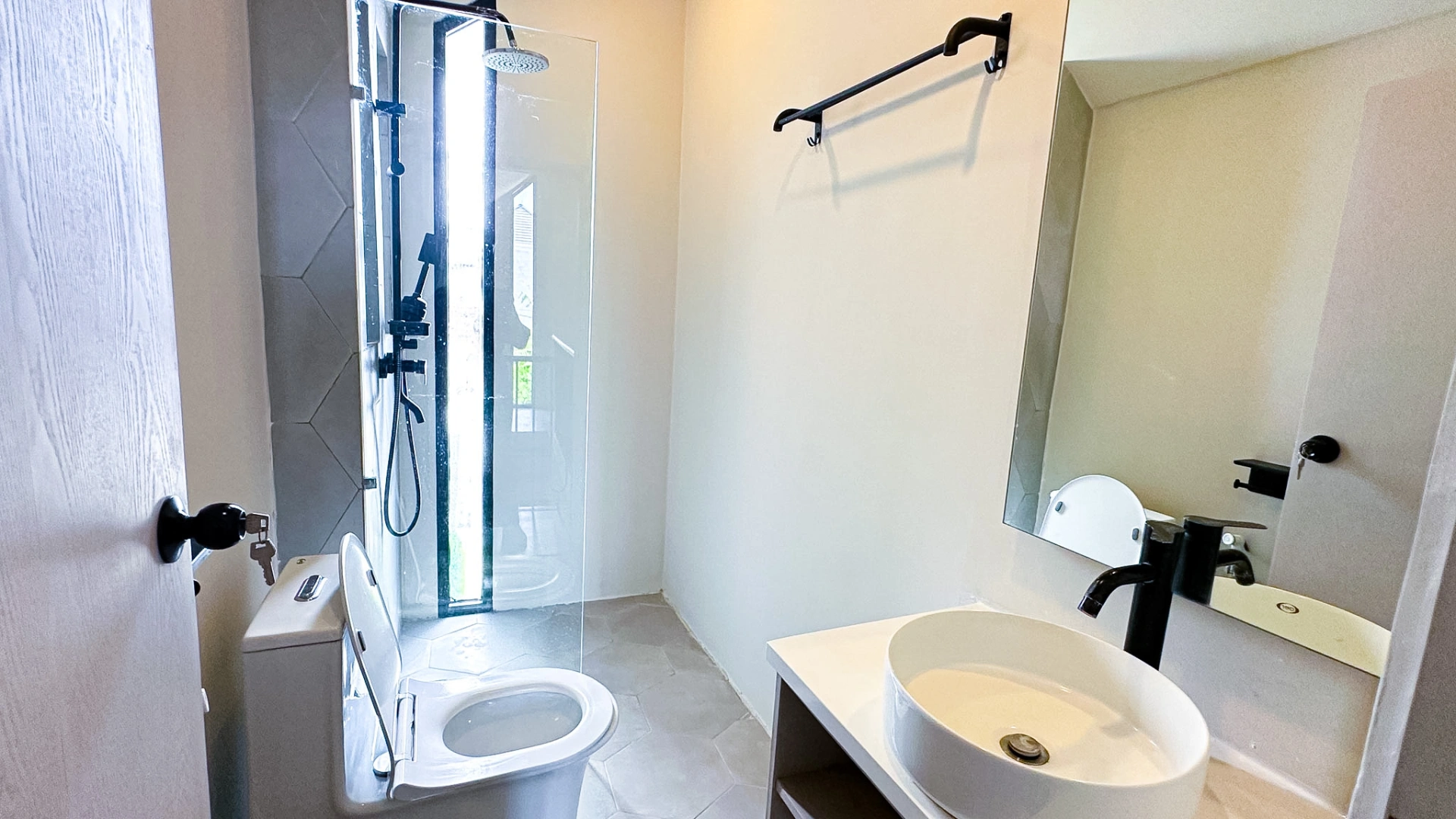 Two Bedroom Smart Townhouse, Berawa Location, 2-bed villa for rent in Canggu – photo 7 of 15