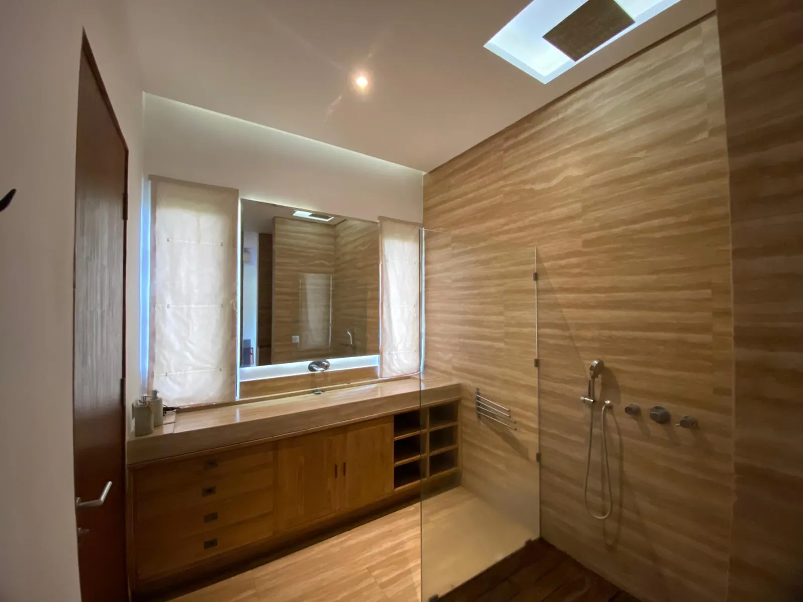 Villa Pertama - Huge 4 Bedroom Villa with Stunning Ocean View in Ungasan, 4-bed villa for rent in Uluwatu – photo 13 of 15