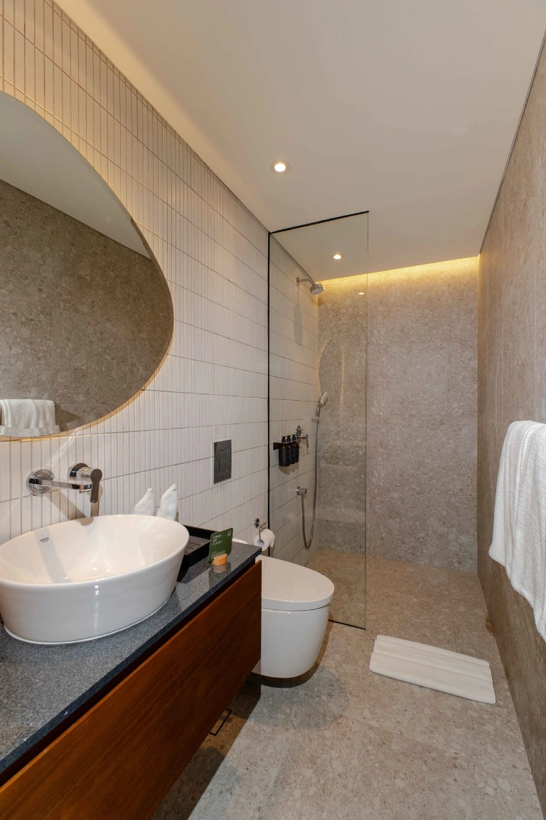 Eco-Conscious Suite w/ Smart TV and Equipped Kitchen, 1-bed villa for rent in Tabanan – photo 13 of 15