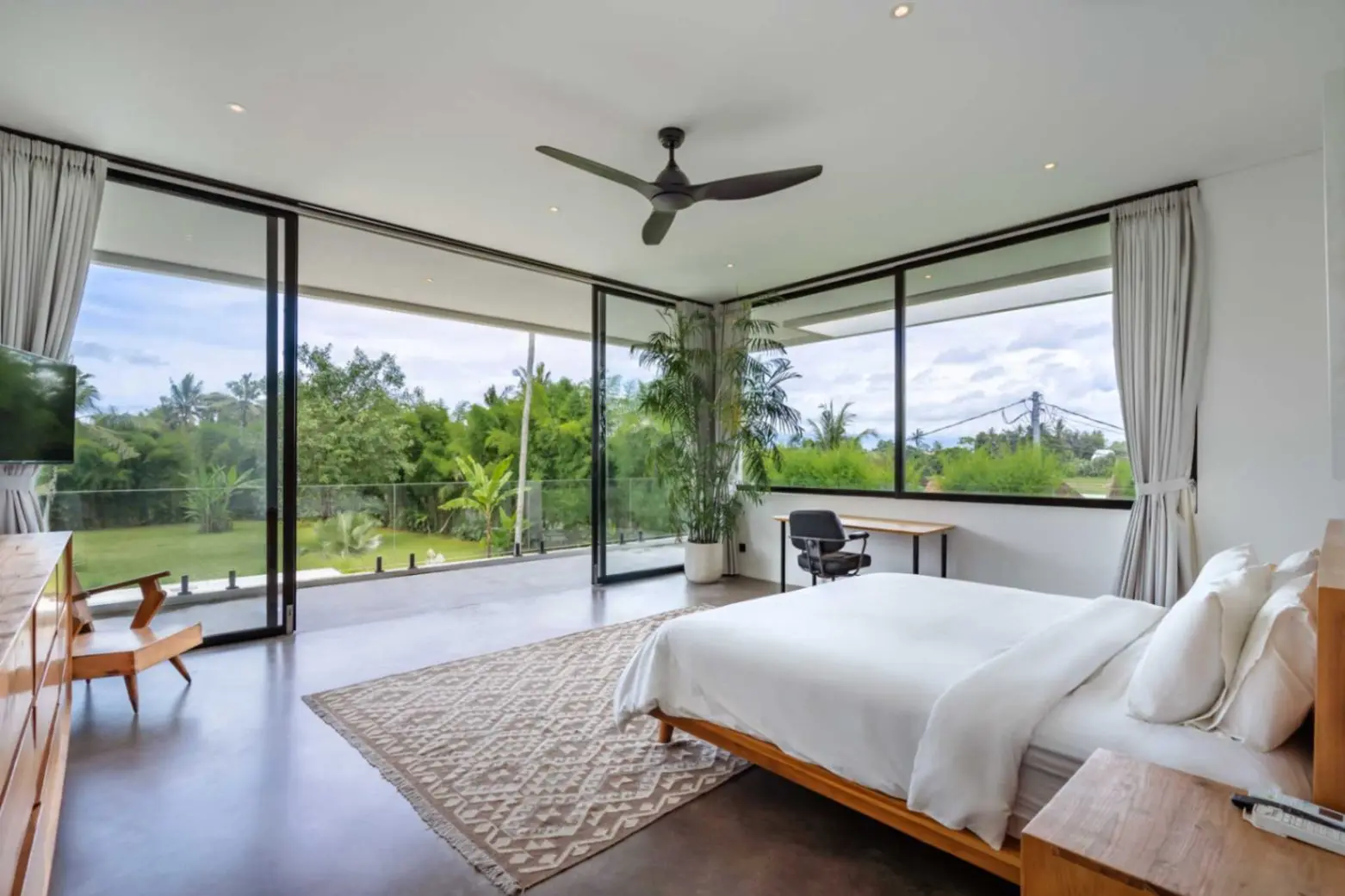 4-Bedroom Villa with Spacious Garden and Mount Agung Vista in Kaba-Kaba, 4-bed villa for rent in Tabanan – photo 9 of 15