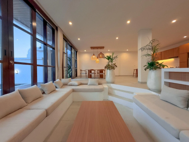Modern 3 Bedroom Villa for Rent in Seseh, Bali, 3-bed villa for rent in Seseh – photo 2 of 15