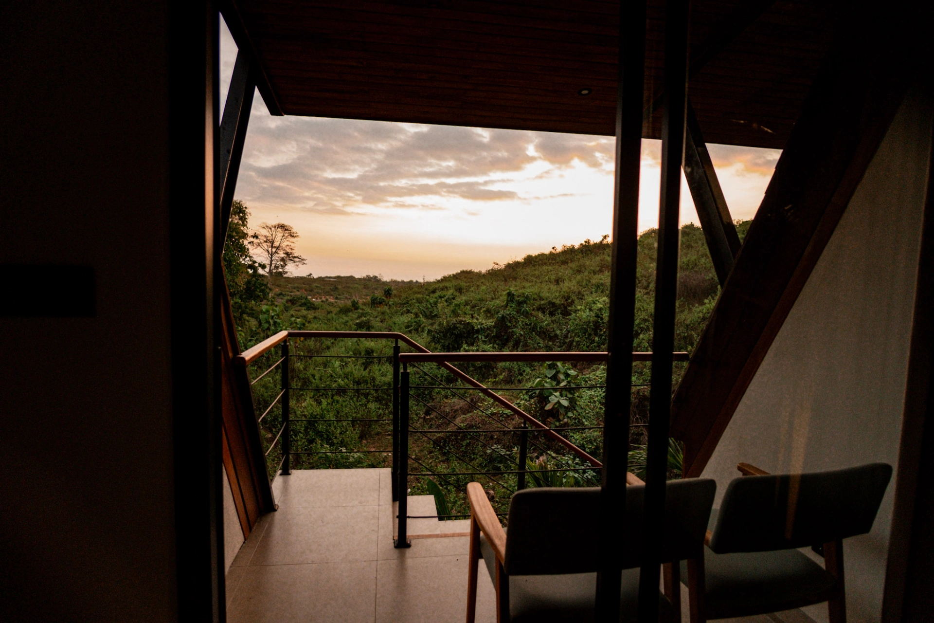 Modern 2BR Villa w/ Private Pool, Sauna & Jungle Views, 2-bed villa for rent in Ubud – photo 13 of 15