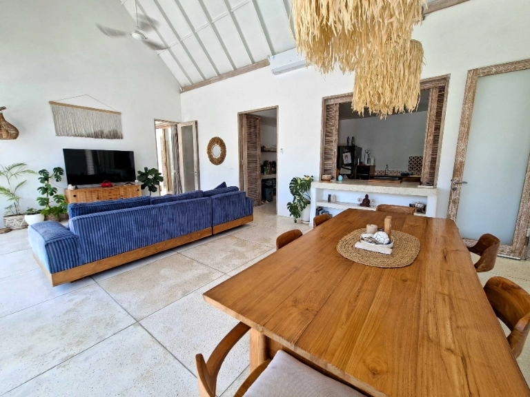 2-Bedroom Villa with Saltwater Pool in Abianbase, 2-bed villa for rent in Canggu – photo 9 of 15