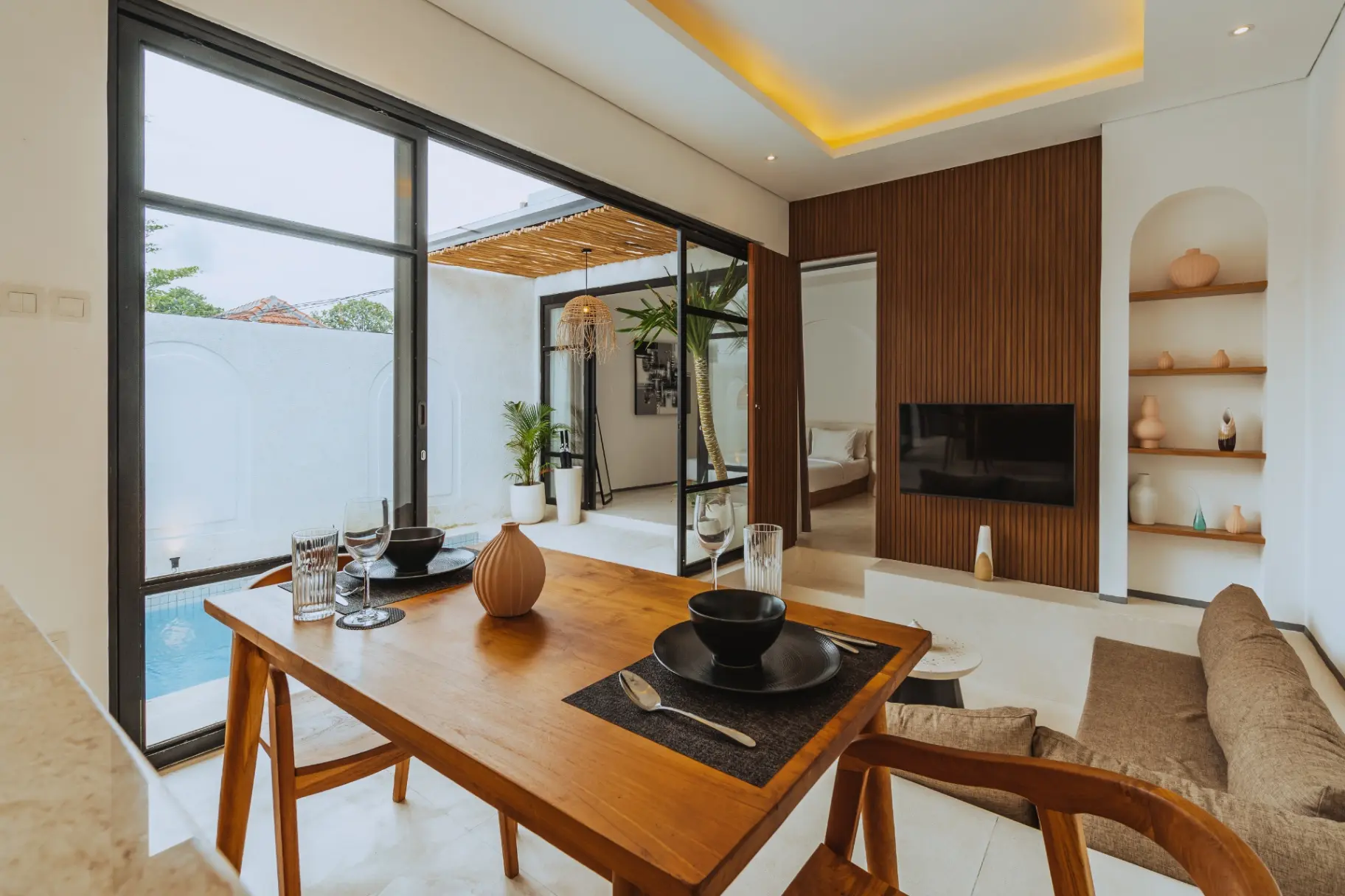Yahvi - 1BR Mediterranean Central Canggu Stay | Sleek Pool, 1-bed villa for rent in Canggu – photo 8 of 13