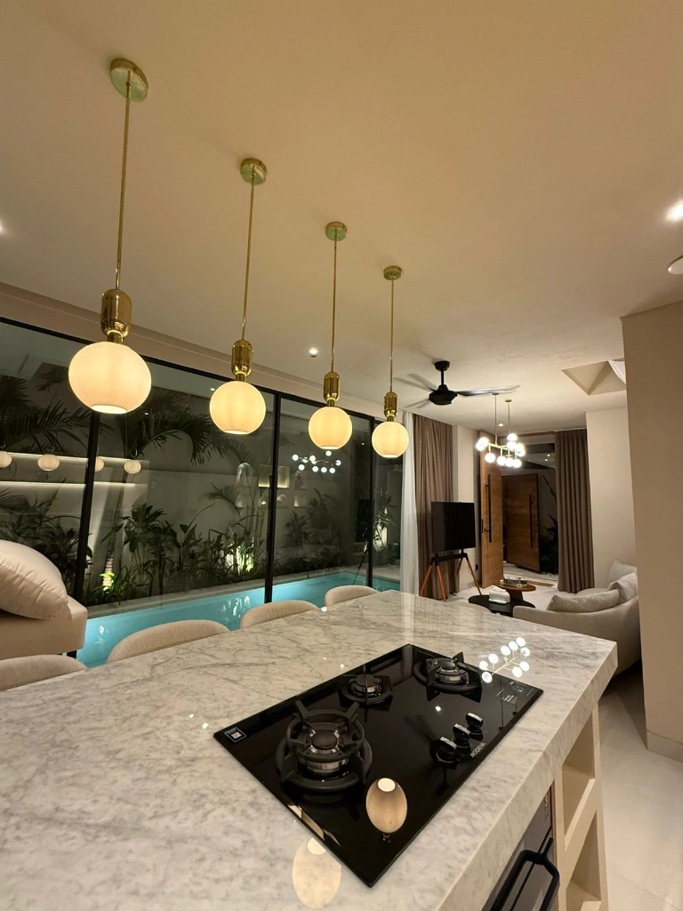 2 Bedrooms Beachside Villa in Seseh for Monthly Rent, 2-bed villa for rent in Seseh – photo 5 of 15