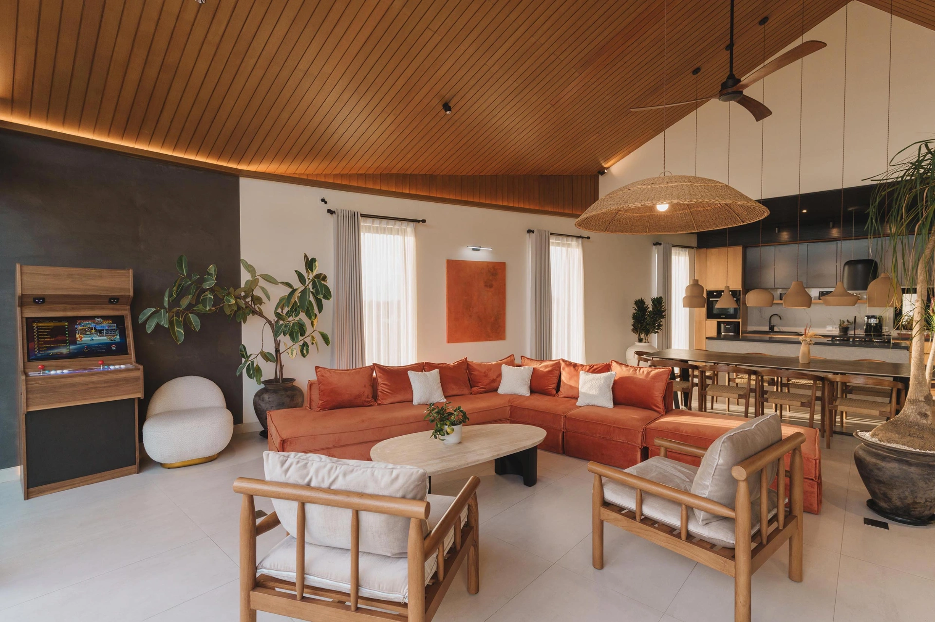 Makia Penthouse - Luxury 5BD Penthouse in the heart of Canggu, 5-bed villa for rent in Canggu – photo 6 of 15