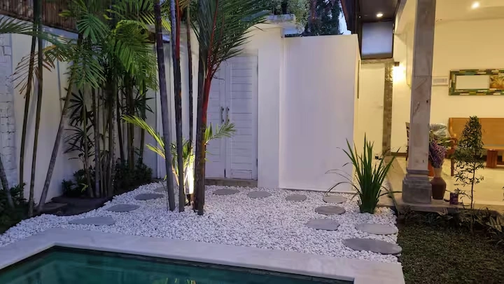 2BR Villa in Berawa, 2-bed villa for rent in Canggu – photo 2 of 15