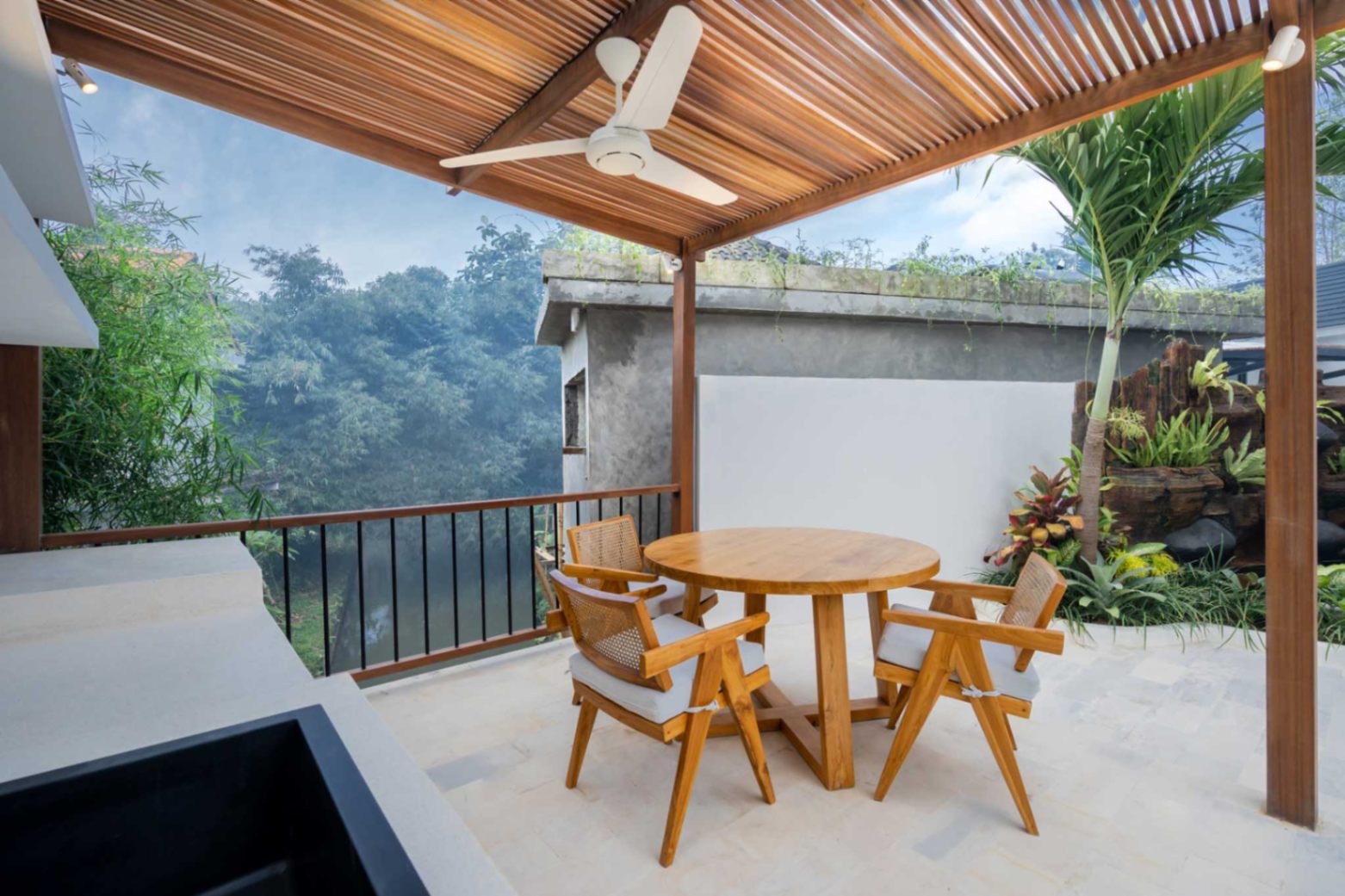2-Bedroom Villa with Lush Garden & Jacuzzi in Cepaka, 2-bed villa for rent in Tabanan – photo 7 of 15