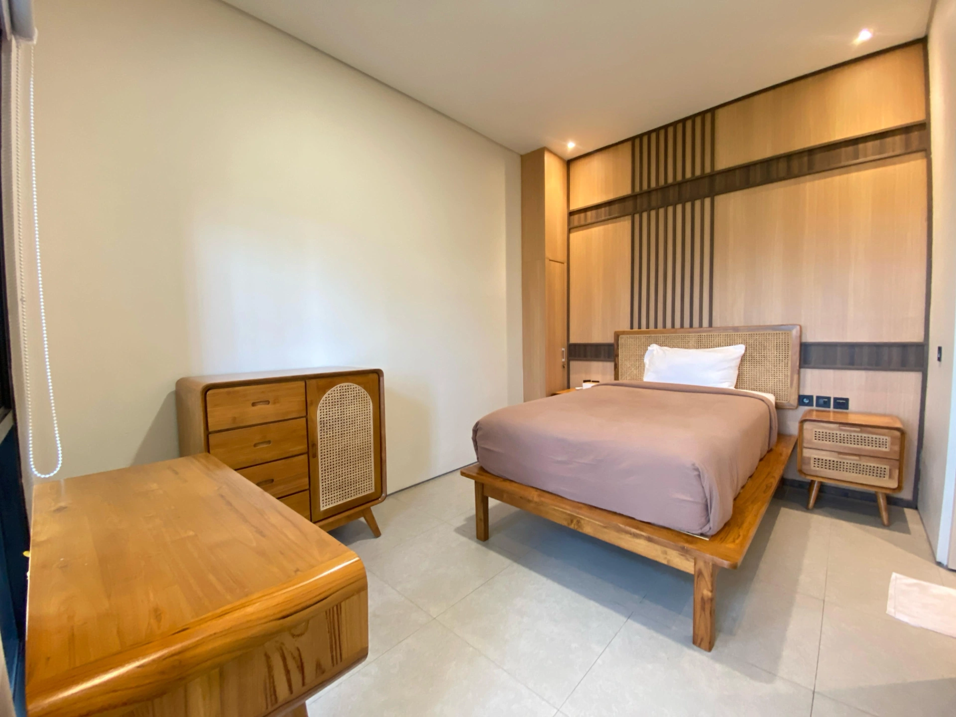3BR Villa with Rice Field & Sea Views + Rooftop Jacuzzi in Seseh, 3-bed villa for rent in Seseh – photo 7 of 15