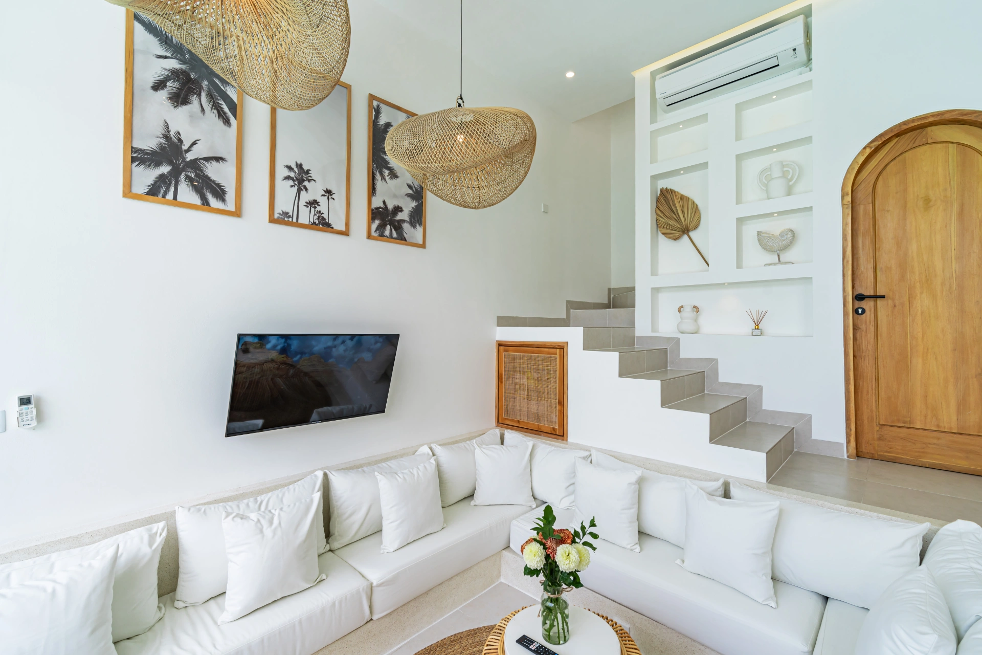 Luxury 2BR Pool Villa • Walk to La Brisa & Echo Beach, 2-bed villa for rent in Canggu – photo 11 of 15