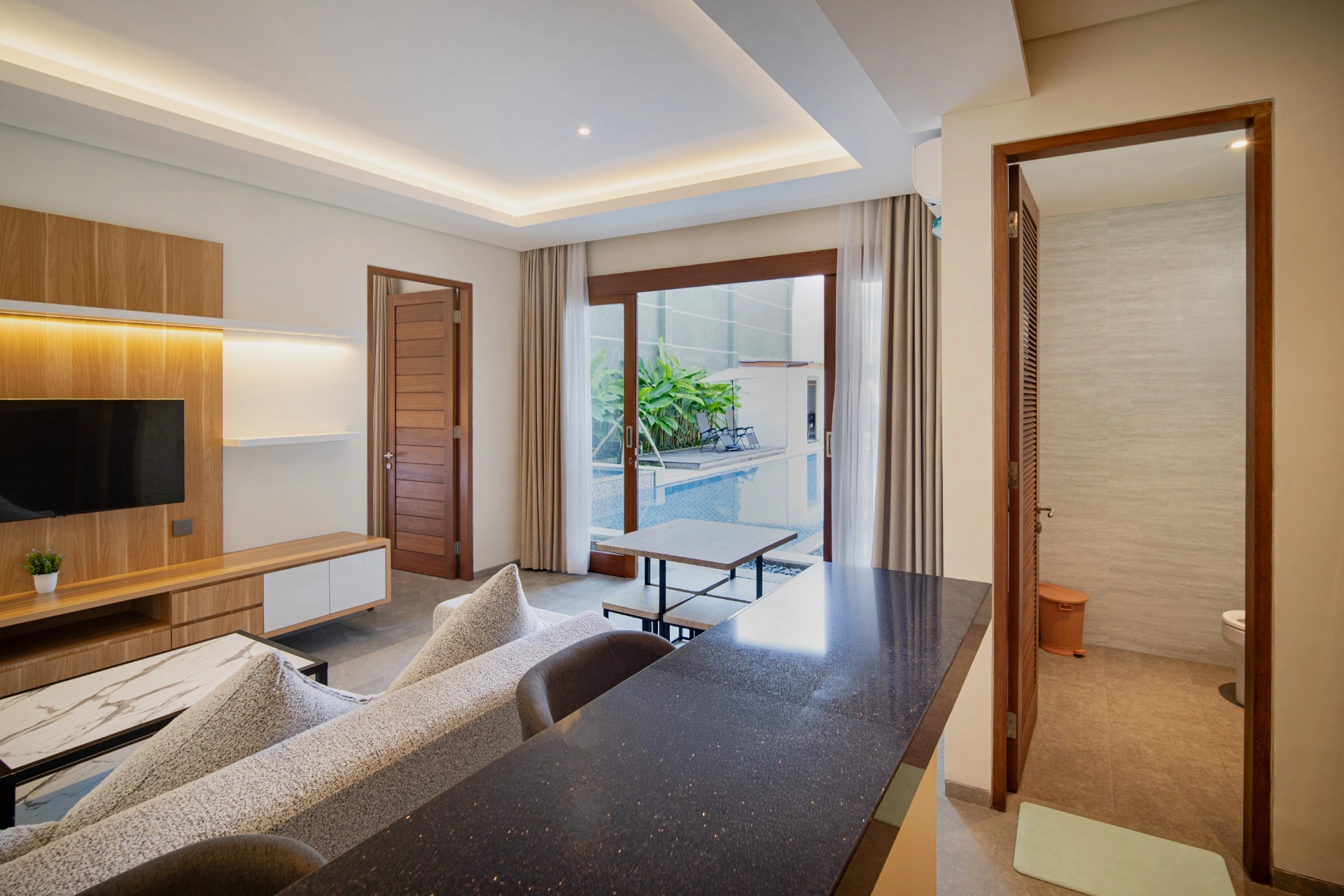 4 bedroom villa in sanur with large pool, 4-bed villa for rent in Sanur – photo 11 of 15