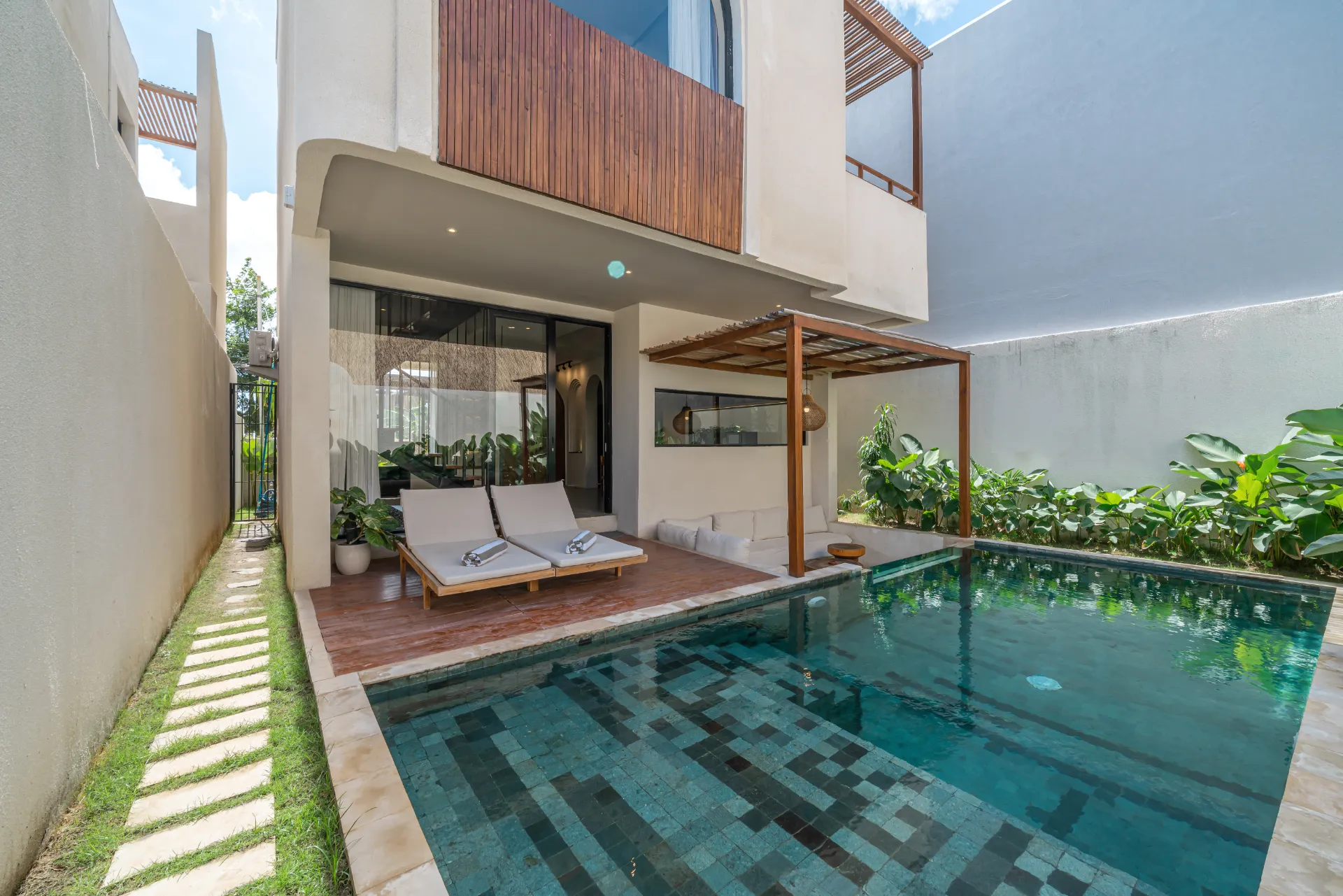 Villa Salt - 2BR Tropical Hideaway in Bingin – Private Pool, 2-bed villa for rent in Uluwatu – photo 2 of 15