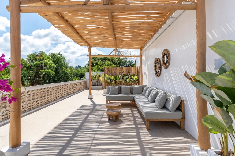 Brand New 1BR Villa + Guest Room with Sunset Rooftop, 2-bed villa for rent in Uluwatu – photo 4 of 15