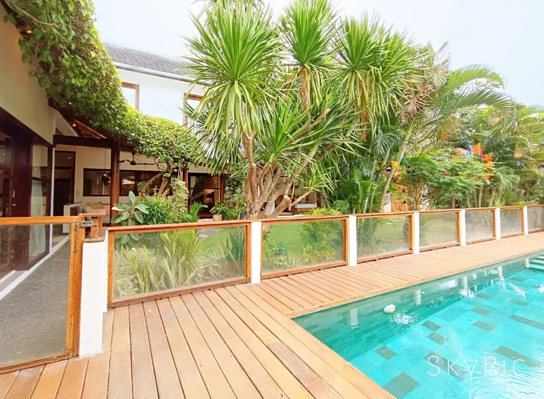 Spacious 4BR Villa w/ Pool and Home Office, 4-bed villa for rent in Canggu – photo 2 of 15