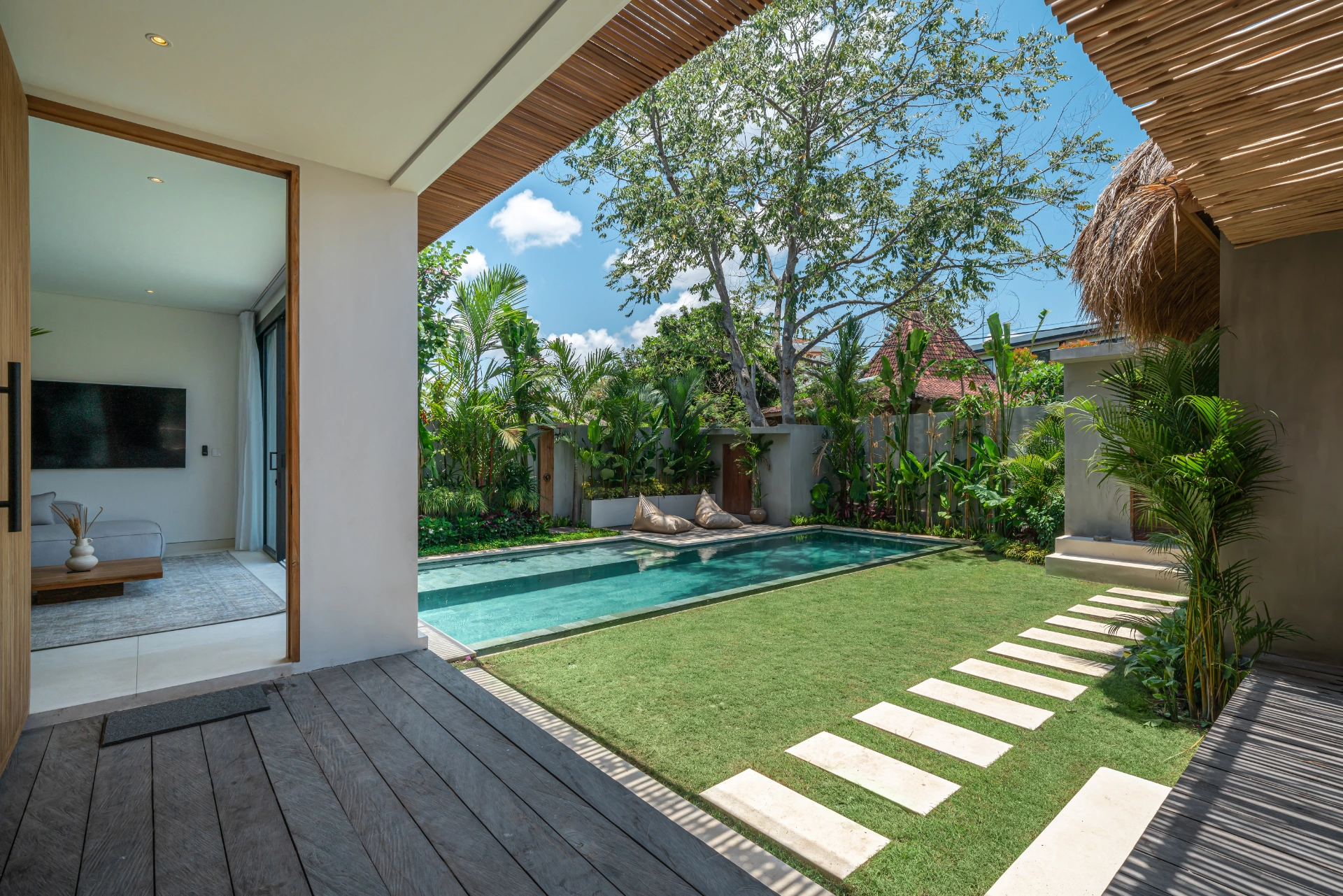 Villa Kameelya - Luxury 4-Bedroom Tropical Villa in the Heart of Berawa, 4-bed villa for rent in Canggu – photo 6 of 15