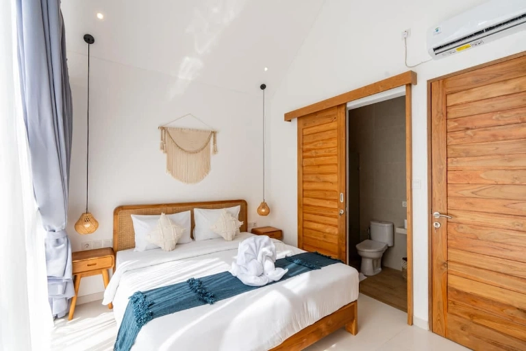 Villa Rent 2 Bed In Padonan,Badung Bali, 2-bed villa for rent in Canggu – photo 9 of 15