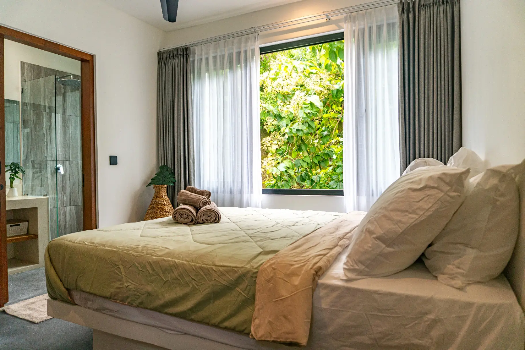 Considered 2BR Villa w/ Sunset Views and Home Office, 2-bed villa for rent in Uluwatu – photo 8 of 9