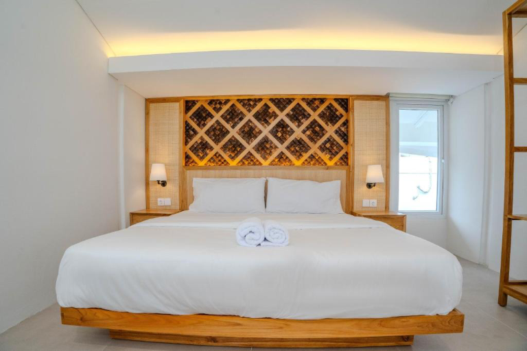 Stylish 1BR Loft Villa with Private Pool & Rice Terrace View Canggu, Bali, 1-bed villa for rent in Canggu – photo 9 of 15
