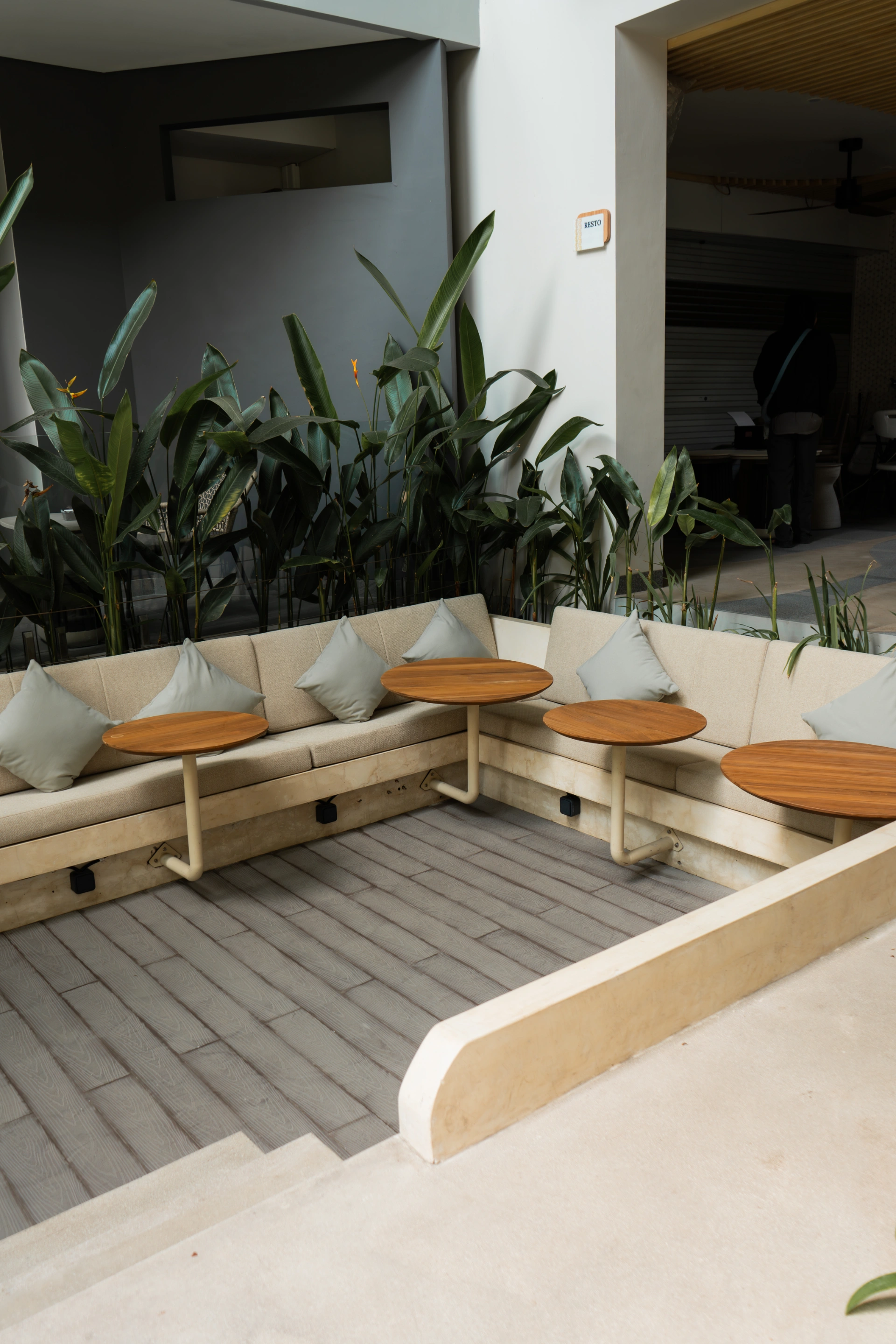 2 Bedrooms Premium Suite - Echo Beach Suites, 2-bed villa for rent in Canggu – photo 11 of 13