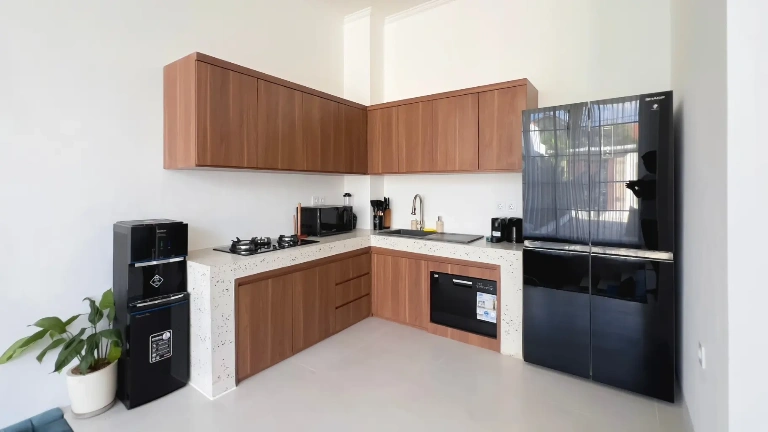 3 Bedroom Modern Villa for Monthly and Yearly Rent in Berawa, 3-bed villa for rent in Canggu – photo 12 of 15