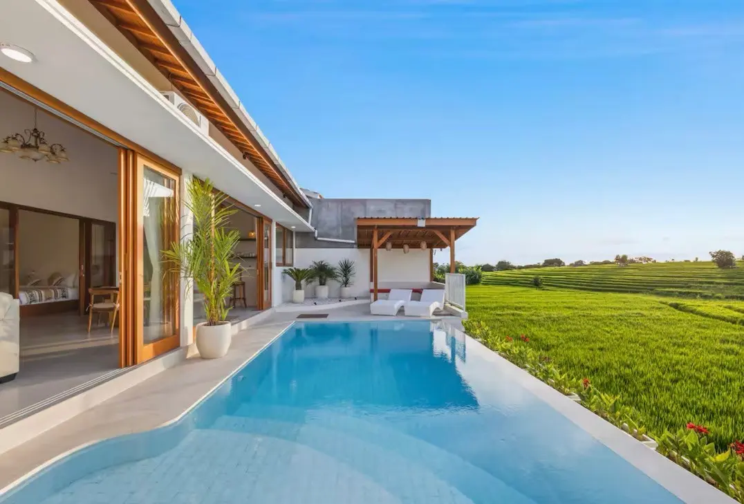 The R Villa Swantika - Rice Field Views, Walk to Obsidian Gym, 2-bed villa for rent in Pererenan – photo 2 of 15