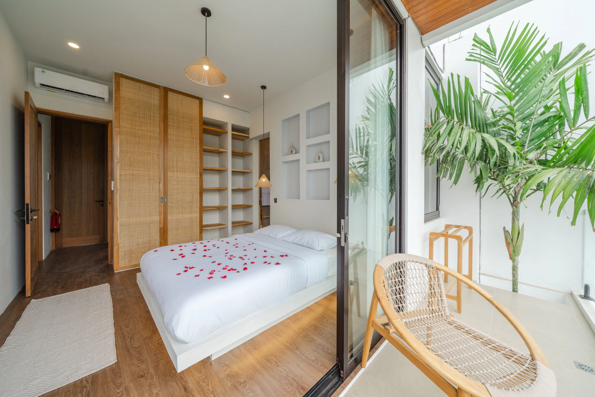 Brand New 3BR Luxury Villa with Rice Field View - Padonan, Canggu, 3-bed villa for rent in Canggu – photo 6 of 12