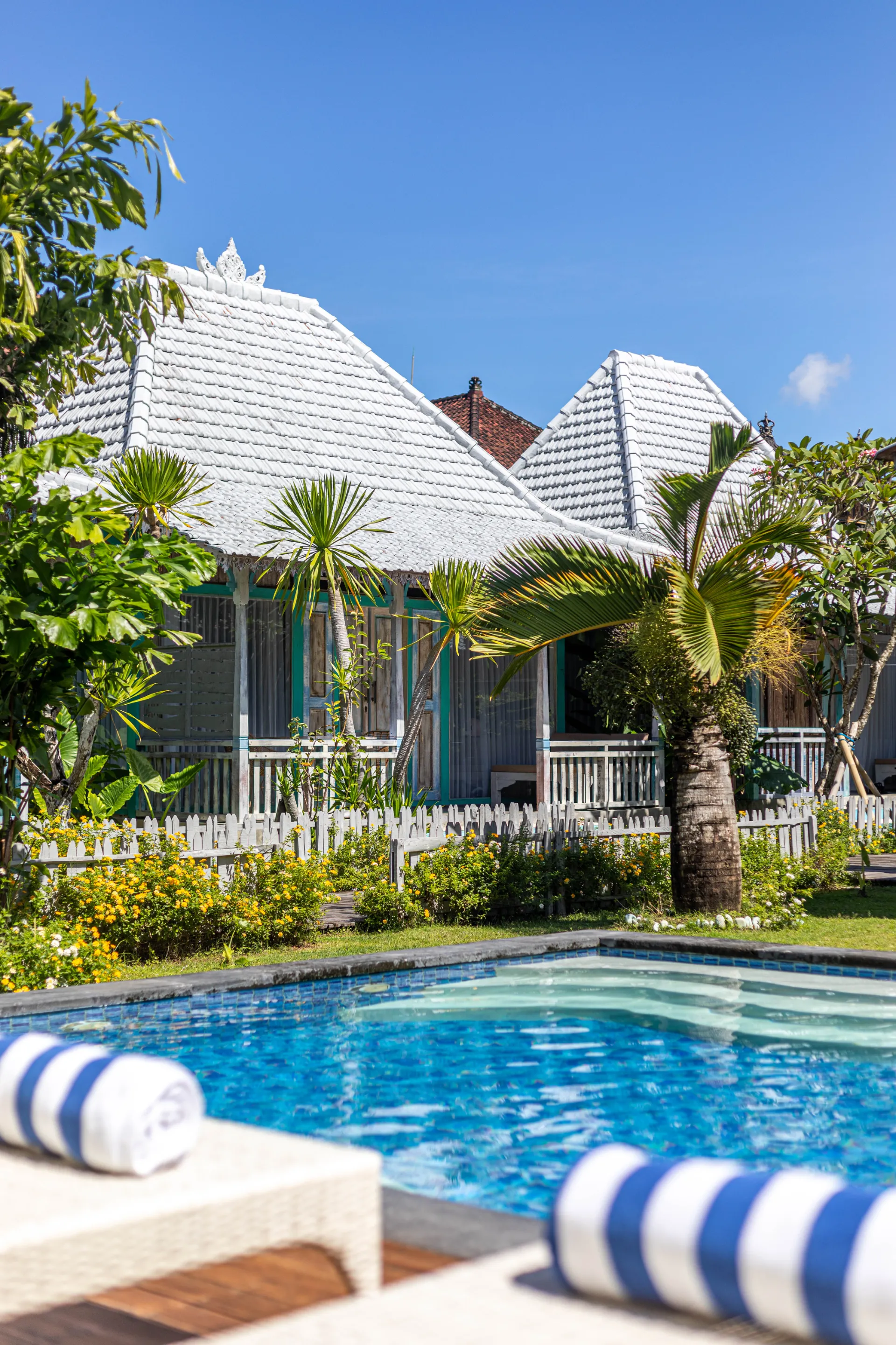 Charming 1BR Garden Villa w/ Pool, Balcony & Jacuzzi, 1-bed villa for rent in Canggu – photo 2 of 9