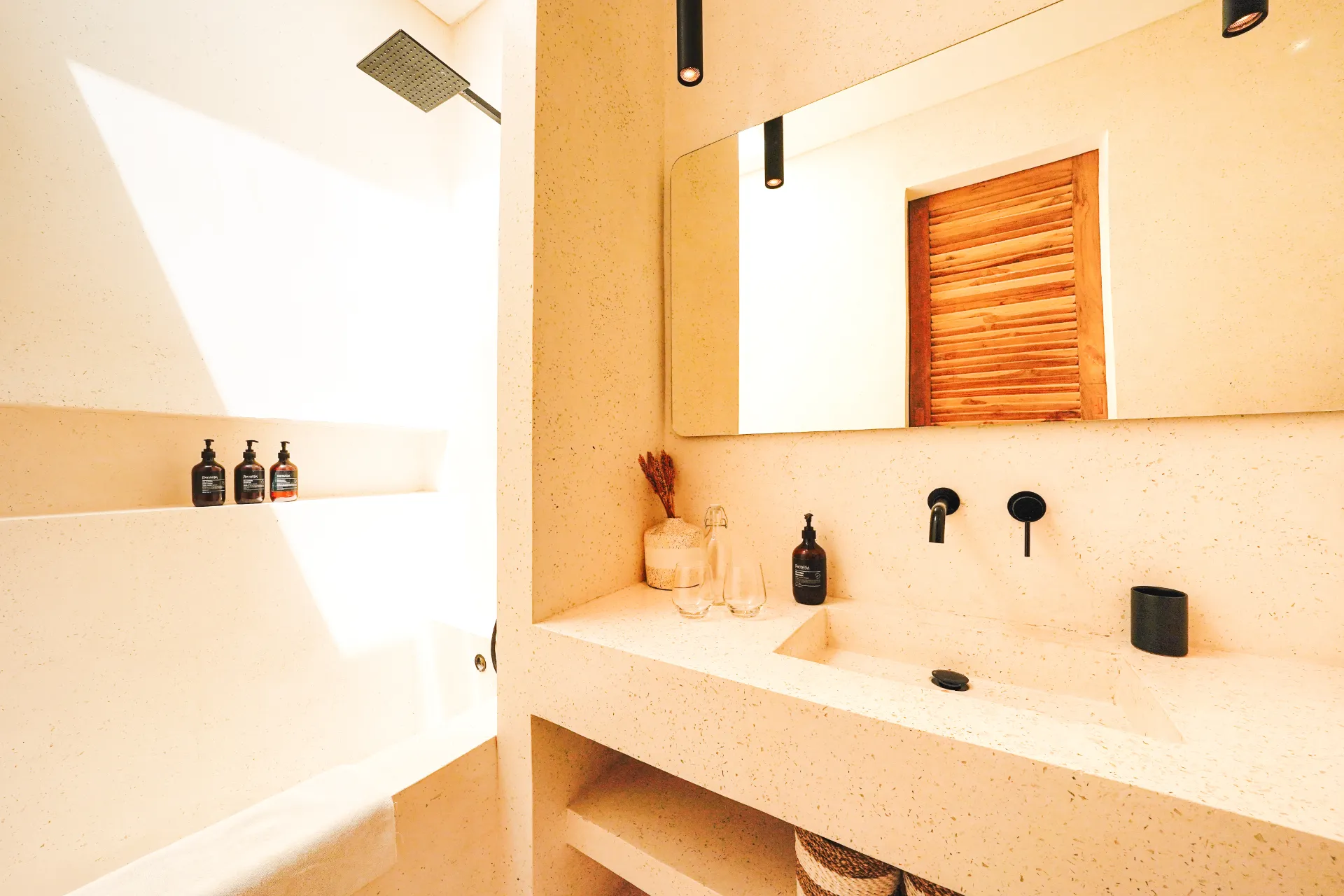 Elegant Two-Bedroom Villa in Bingin, 2-bed villa for rent in Uluwatu – photo 8 of 10