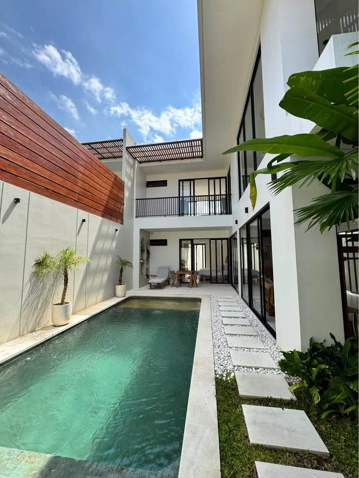 3 Bedroom Modern Villa Full Furnished for Yearly Rent in Pantai Pererenan, 3-bed villa for rent in Pererenan – photo 8 of 12