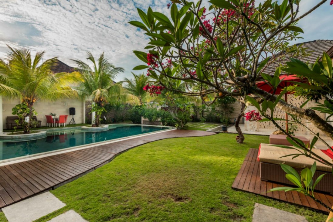 7 Bedroom Villa for Rent in Umalas, 9-bed villa for rent in Seminyak – photo 9 of 14