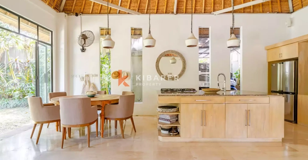 Relaxing Tropical Two Bedroom Villa with Garden Paradise in Umalas, 2-bed villa for rent in Seminyak – photo 3 of 15