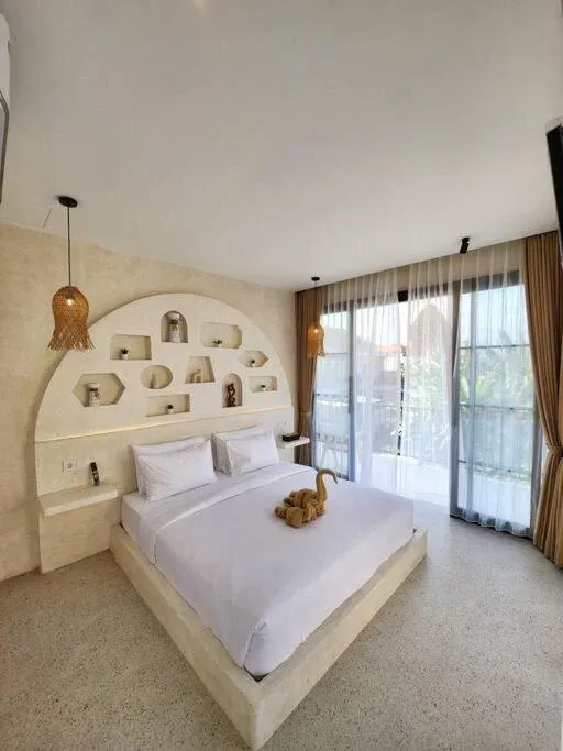 3 Bedroom Modern Villa in Berawa, 3-bed villa for rent in Canggu – photo 3 of 15