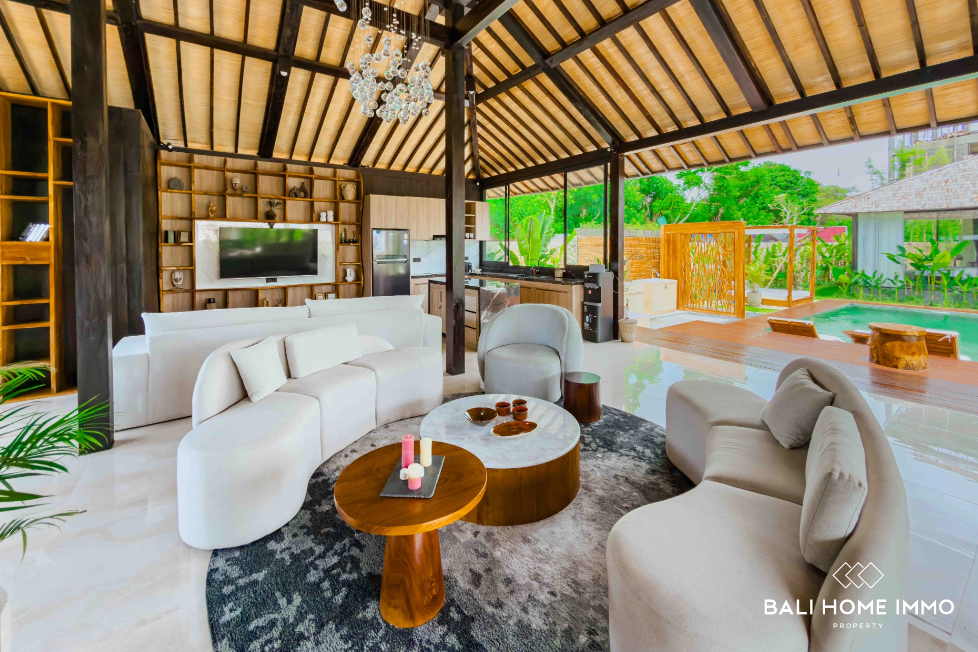 3 Bedrooms Traditional Balinese Villa for Rent & Sale in Pandawa, 3-bed villa for rent in Uluwatu – photo 13 of 15
