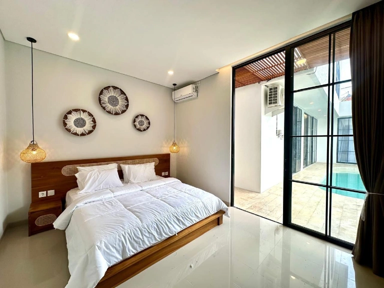 Brand New 3 Bedroom Private Villa near Canggu Beach, 3-bed villa for rent in Canggu – photo 2 of 15