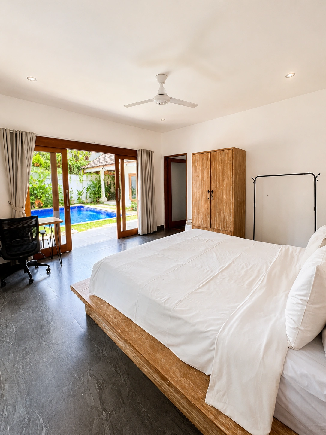 Peaceful Master Room in Canggu Villa - 16M | joliesmaisonsbali.com, 1-bed villa for rent in Canggu – photo 2 of 9