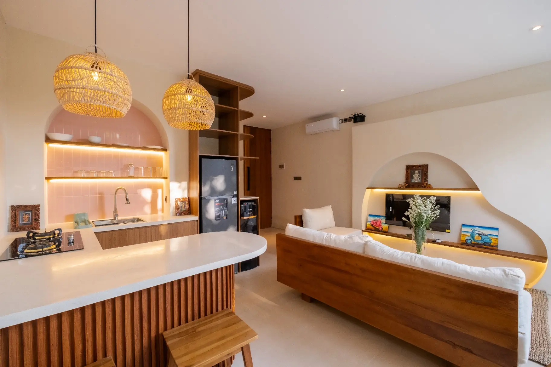 Remote Work 1BR Villa with Private Pool & Enclosed Living - North Canggu, 1-bed villa for rent in Canggu – photo 8 of 15