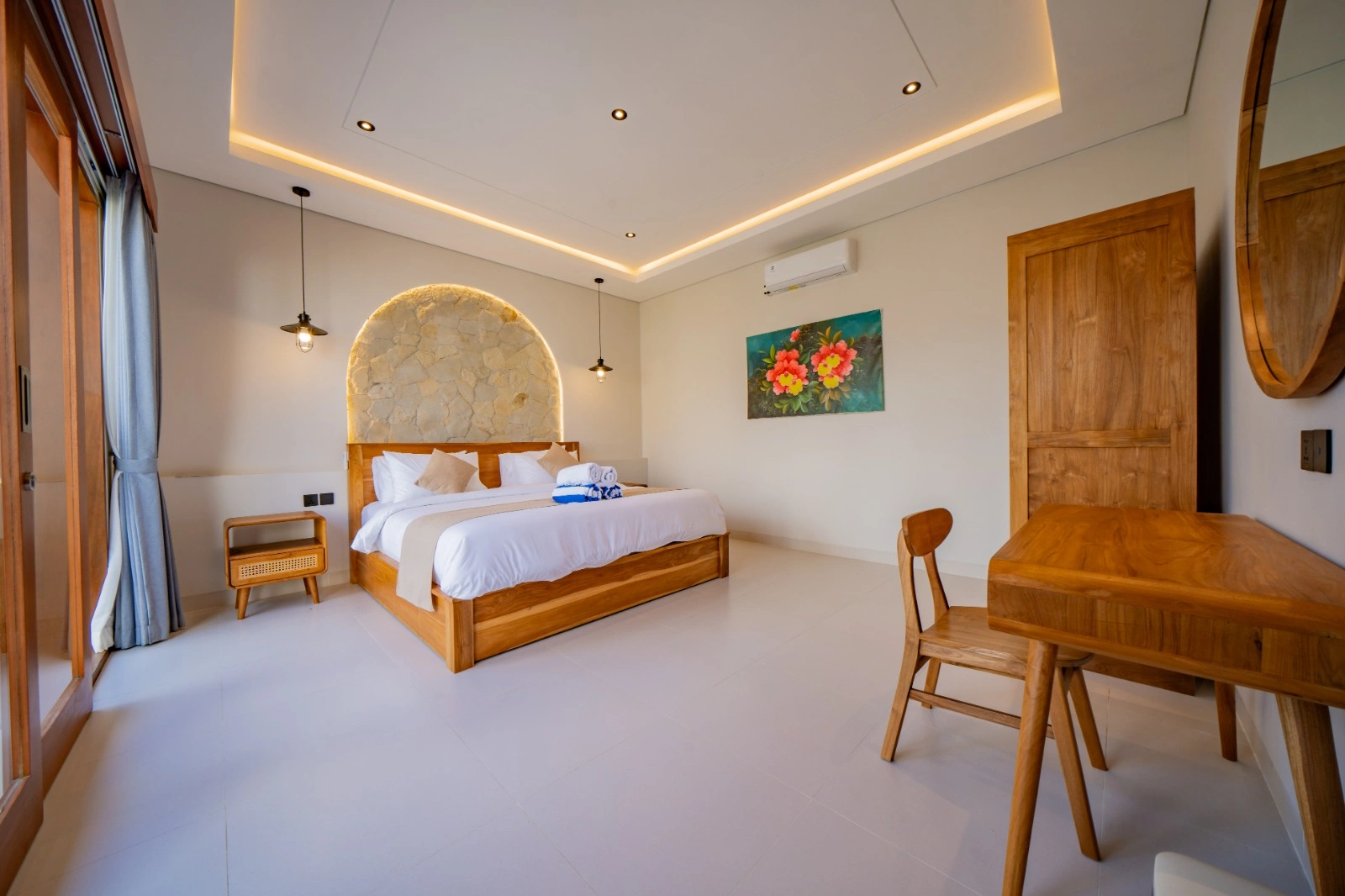 Brand New 2 Bedroom Private Villa Walk to the Beach | Tropical Living, 2-bed villa for rent in Seseh – photo 3 of 8