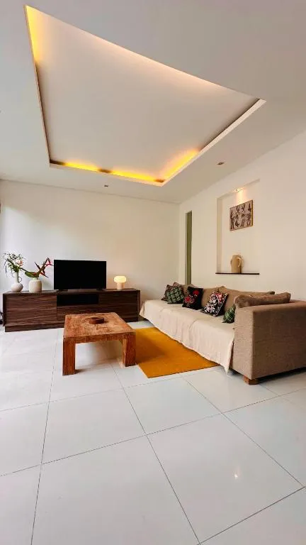 2BR Villa in Berawa, 2-bed villa for rent in Canggu – photo 4 of 15