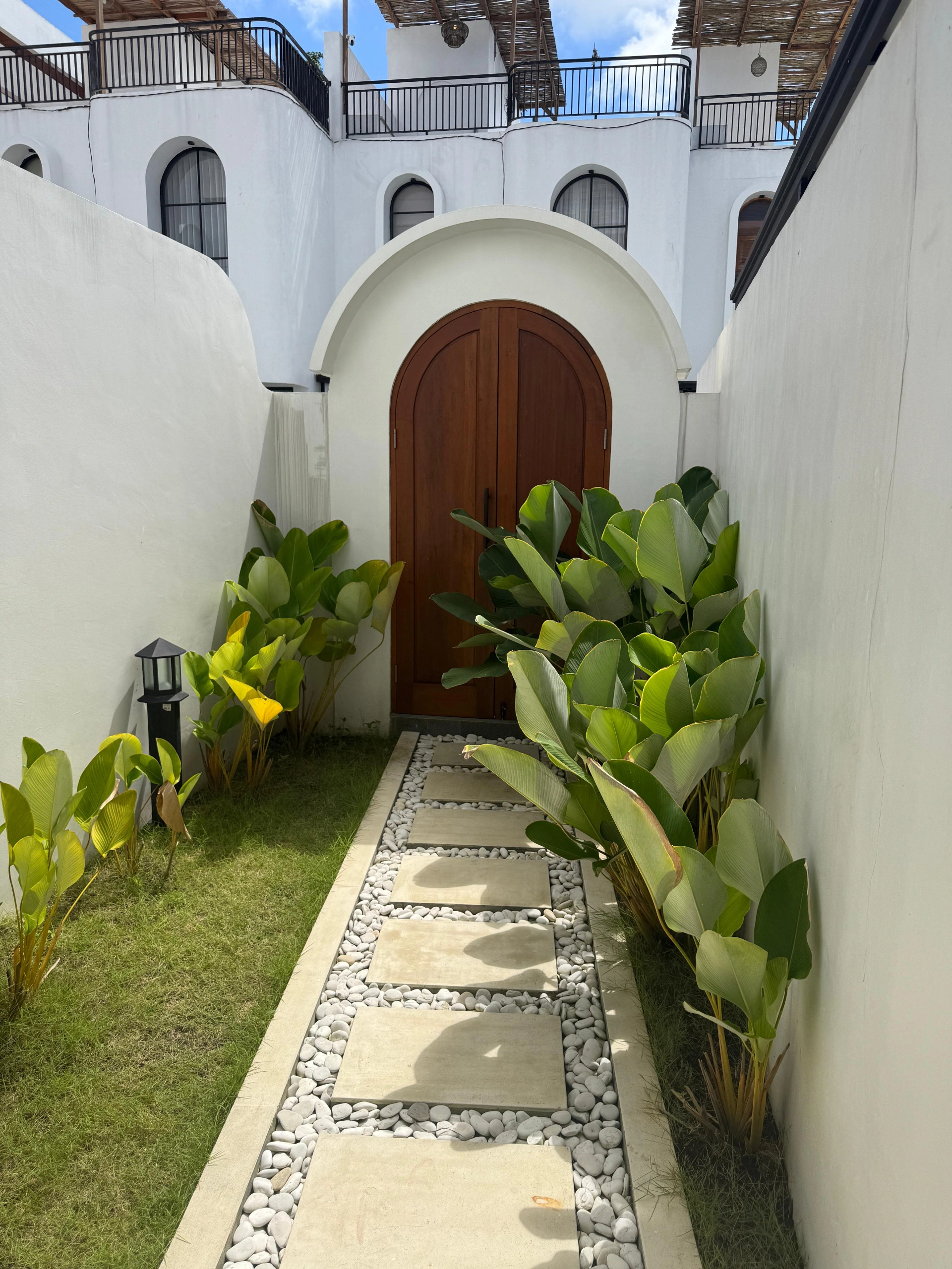 New 3 bedroom mediterranean villa with Rooftop in balangan Uluwatu, 3-bed villa for rent in Uluwatu – photo 5 of 10