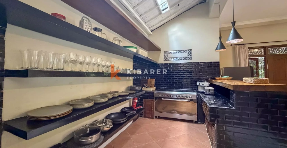 Beautiful Super Cozy Two Bedroom Closed Living Villa in Bumbak, 2-bed villa for rent in Seminyak – photo 15 of 15