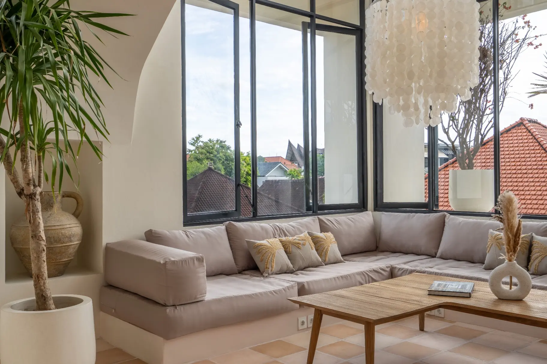 Leo Villa - 2 Bedroom with Rooftop Pool, Berawa, 2-bed villa for rent in Canggu – photo 11 of 15