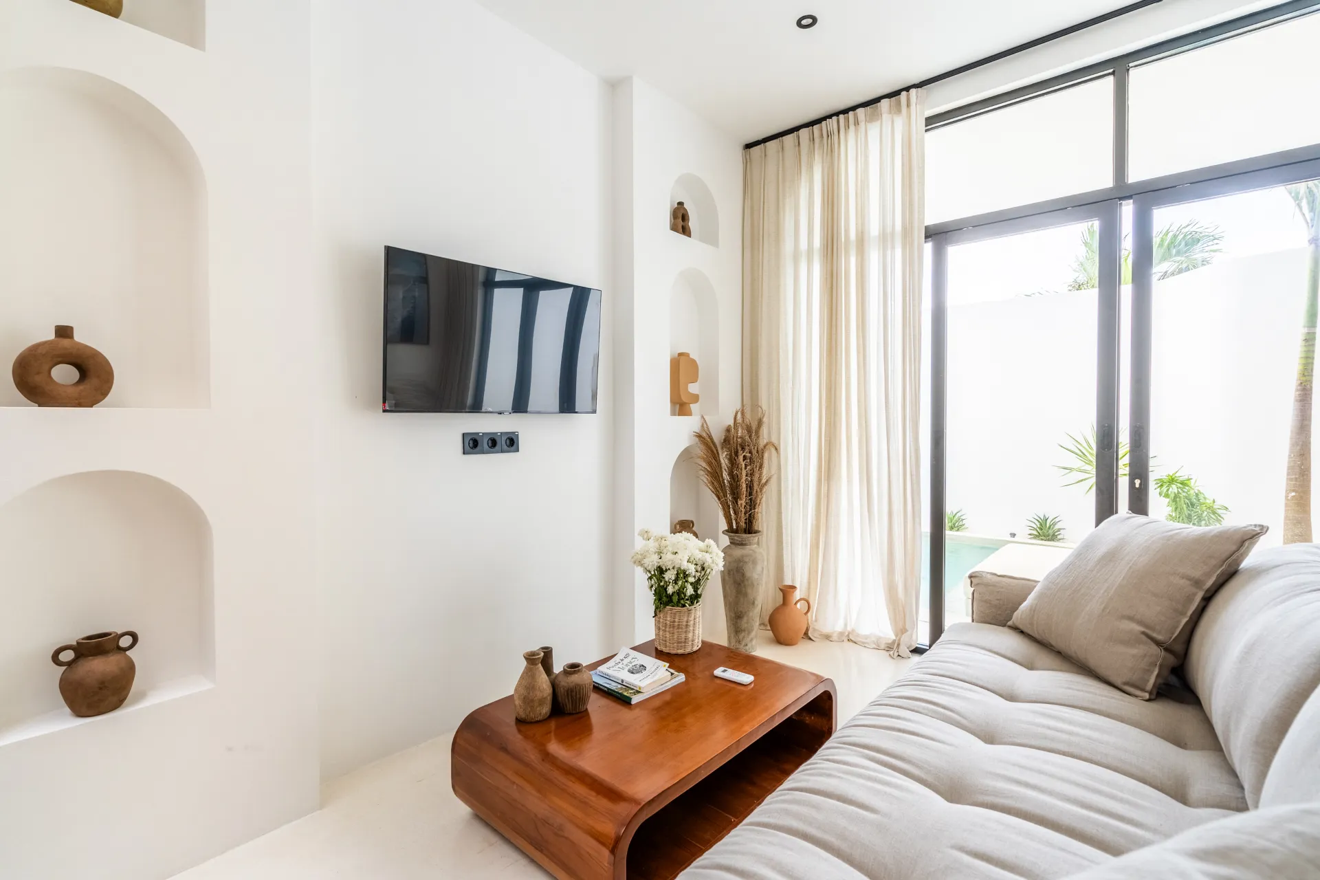 Villa Casa Nalani – Brand New 2 Bedroom Mediterranean Villa in Umalas, 2-bed villa for rent in Canggu – photo 5 of 15