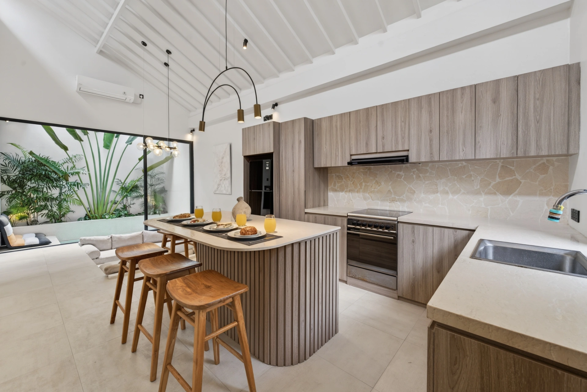 Villa Ladam: Cozy 2BR W/Private Pool in Berawa, 2-bed villa for rent in Canggu – photo 10 of 15
