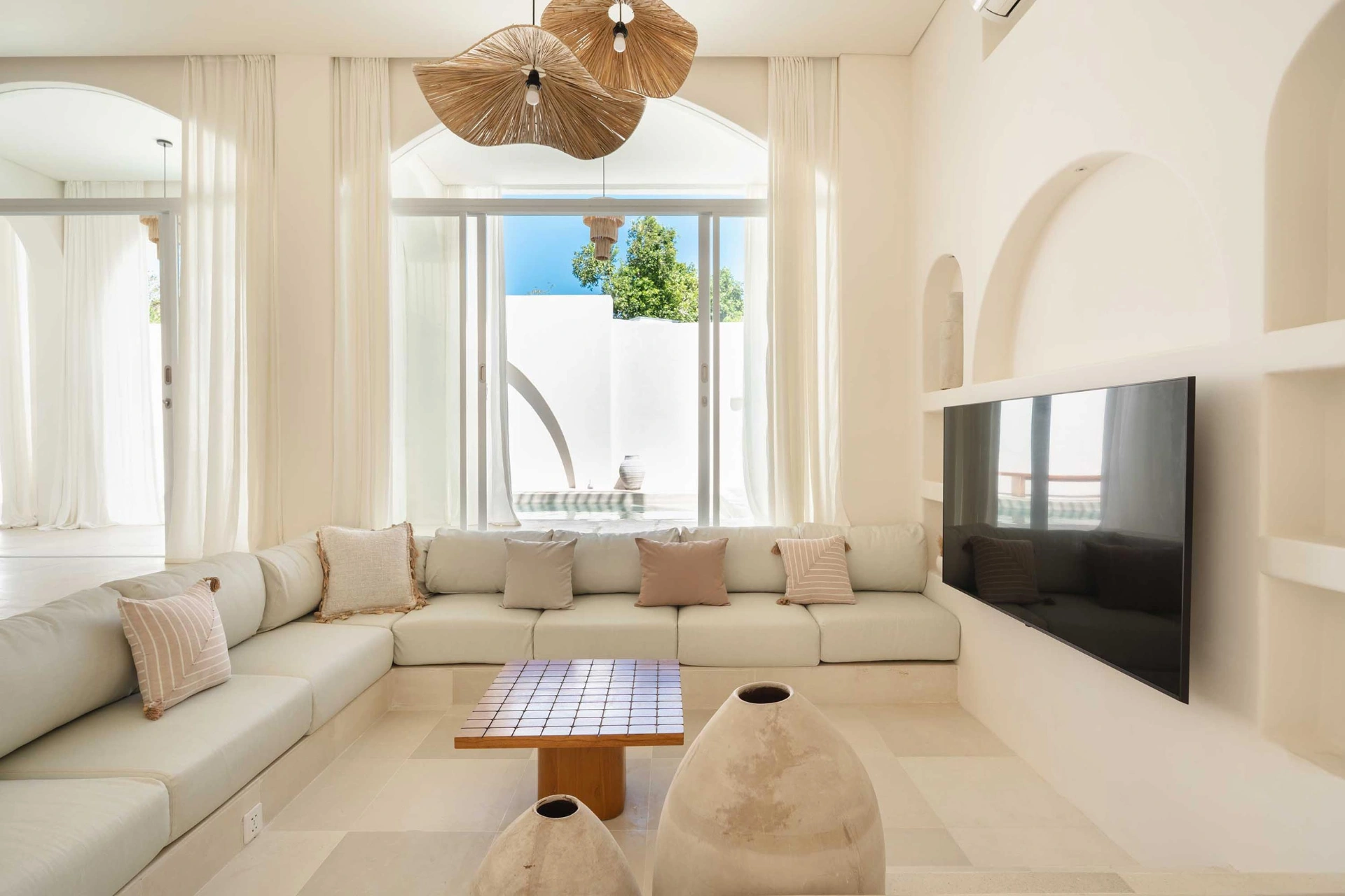 Tomar El Sol | Beautiful Mediterranean-style villa 2 BR, 2-bed villa for rent in Uluwatu – photo 9 of 14