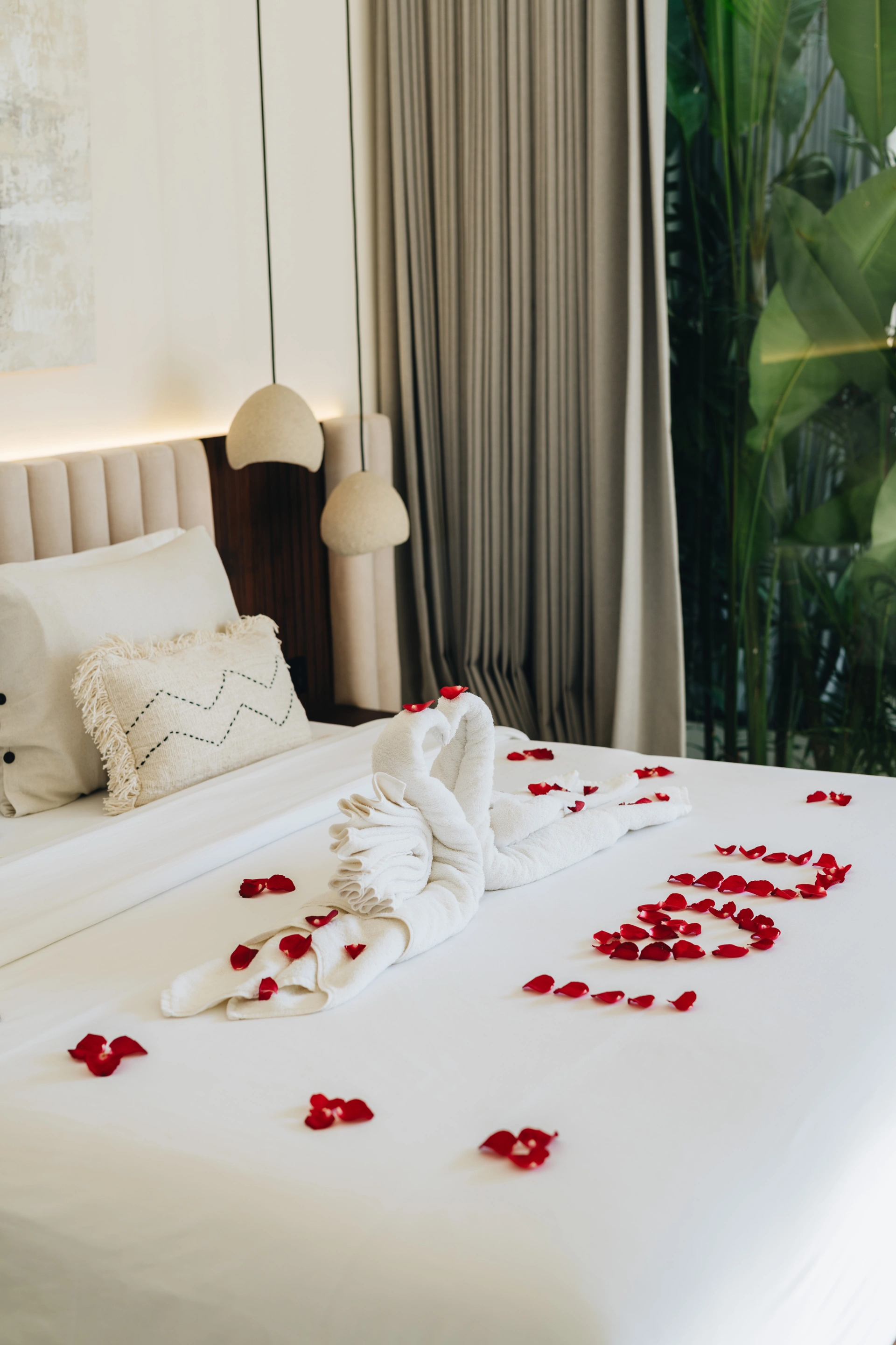 Luxury 2BR Pool Villa Near Bingin Beach | Couples & Families, 2-bed villa for rent in Uluwatu – photo 3 of 15