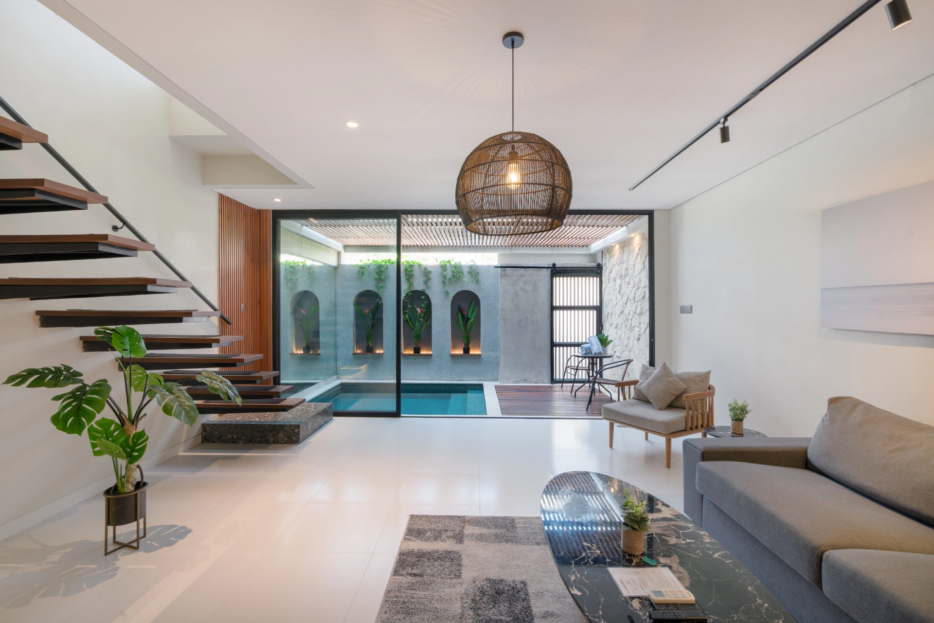 Evita - Pool Villa with Garden Balcony, Berawa, 2-bed villa for rent in Canggu – photo 9 of 15