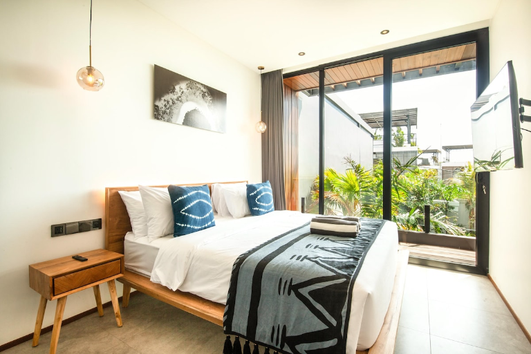 Villa Noma 4BR Pet Friendly Luxury Villa 2 Mins Walk To Lima Beach, 4-bed villa for rent in Pererenan – photo 10 of 15