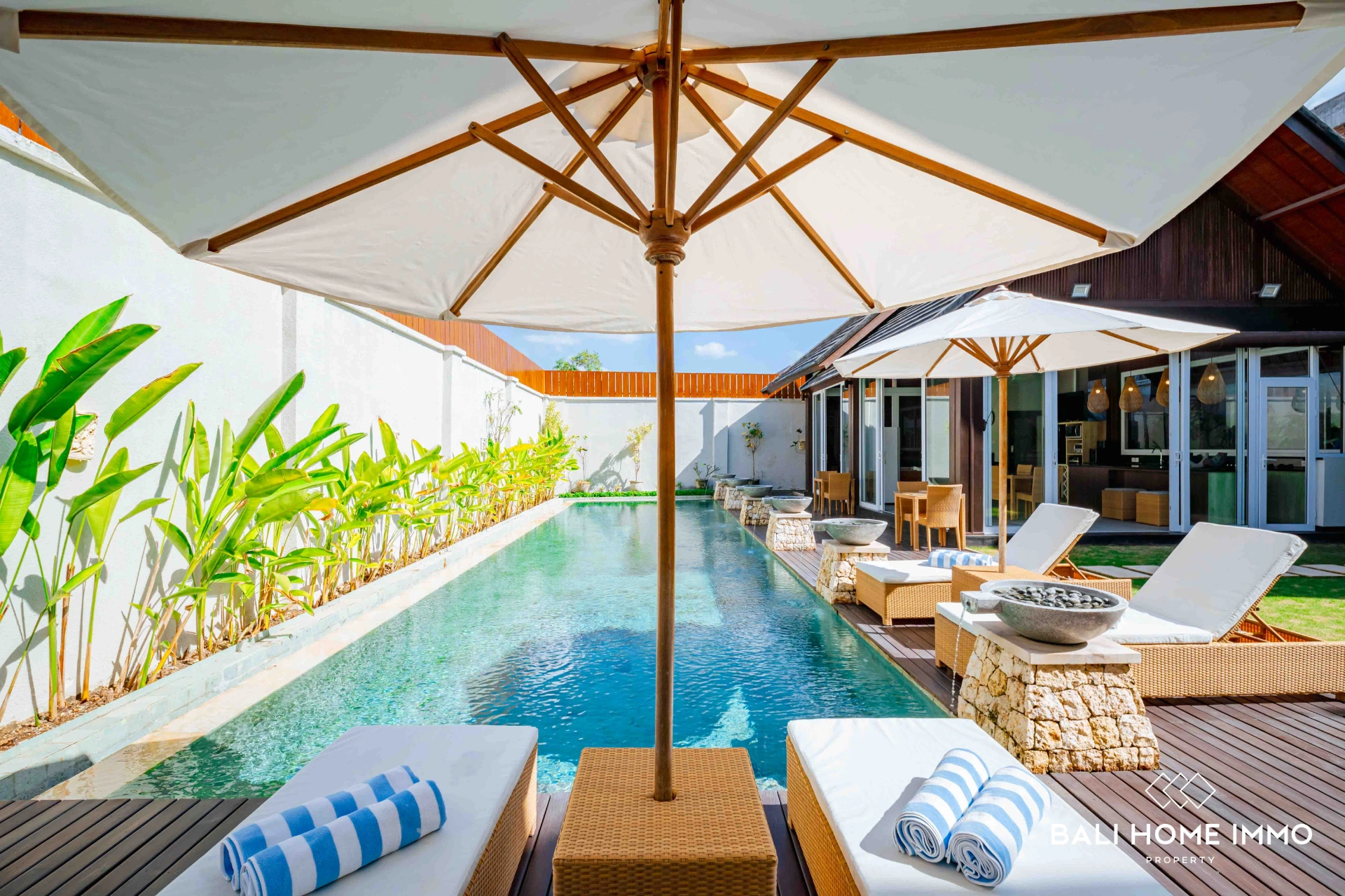 Spacious 4 Bedrooms Villa for Rent in Uluwatu, 4-bed villa for rent in Uluwatu – photo 2 of 15