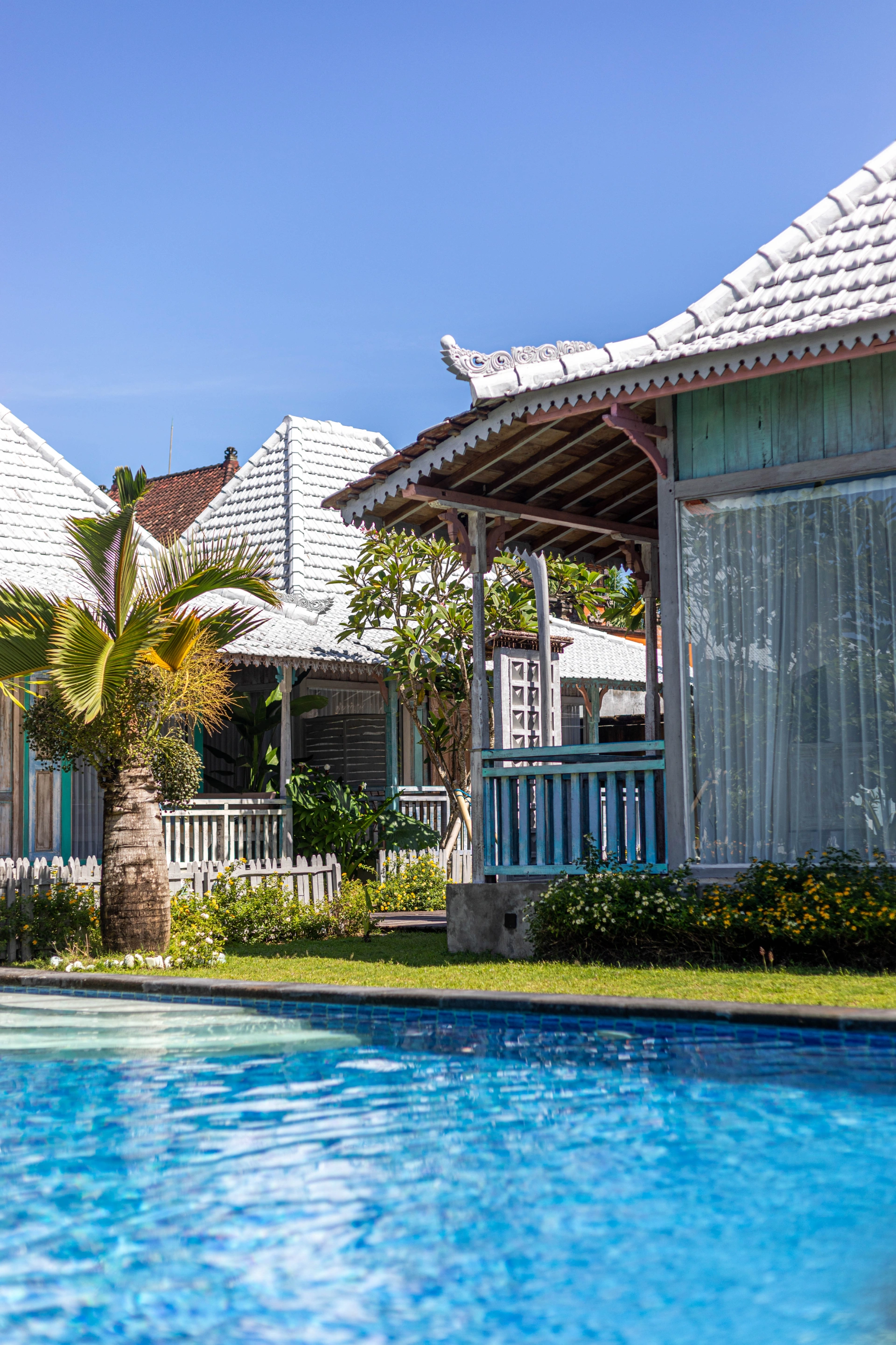 Spacious 2BR Garden Villa w/ Jacuzzi, Balcony & Pool, 2-bed villa for rent in Canggu – photo 2 of 15